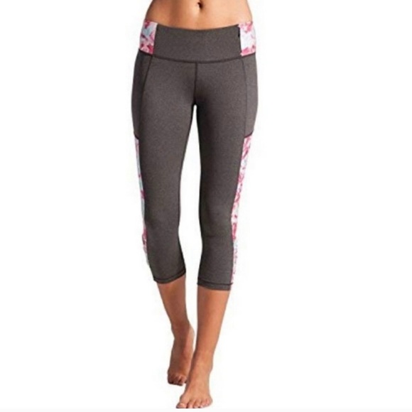 CALIA by Carrie Underwood Floral Yoga Capri Pants - Picture 3 of 7